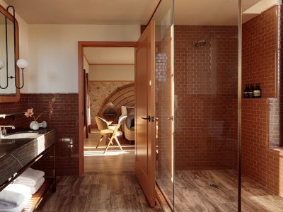 santa-monica-proper-hotel-los-angeles-landmark-guestroom-bathroom.jpg.1200x800_q85